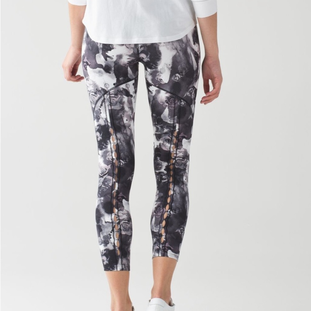 Lululemon High Times Peek Obscured Black Dusty Mauve NWOT